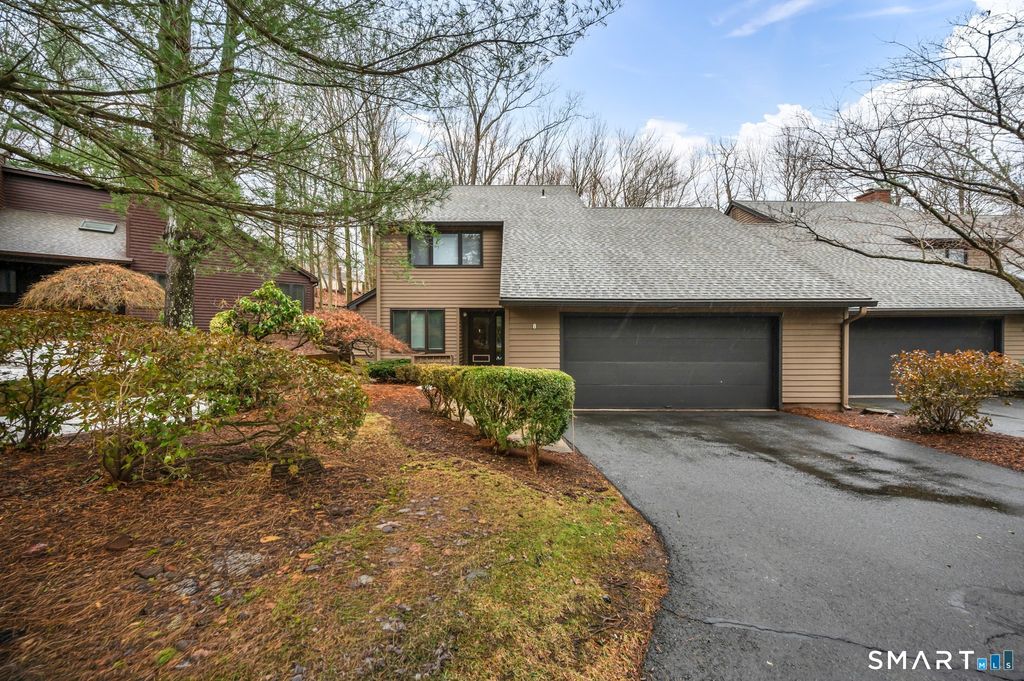 8 Ironwood Road 8, West Hartford, CT 06117