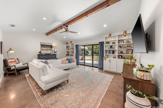 204 Forest Trail Drive, Fredericksburg, TX 78624