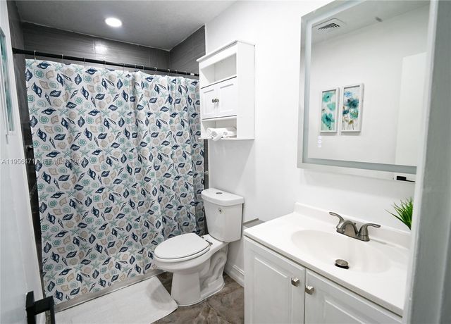 7105 SW 3rd Ct, North Lauderdale, FL 33068