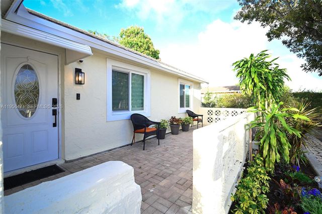 7105 SW 3rd Ct, North Lauderdale, FL 33068