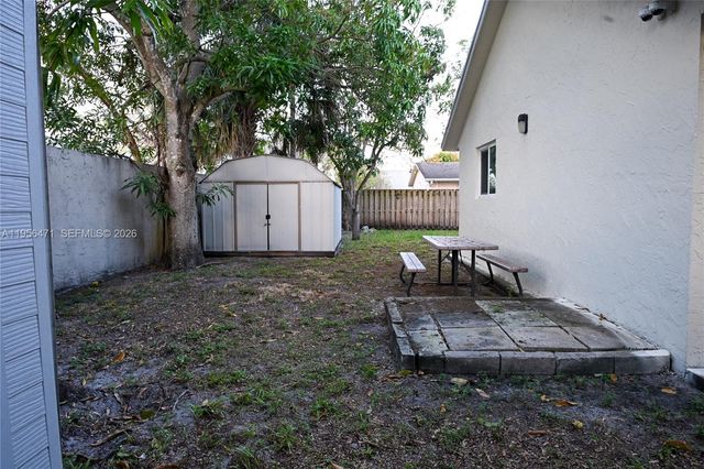 7105 SW 3rd Ct, North Lauderdale, FL 33068