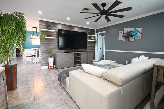 7105 SW 3rd Ct, North Lauderdale, FL 33068