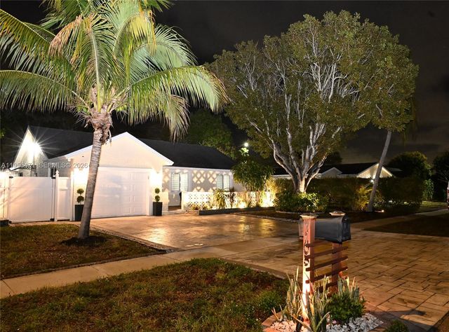 7105 SW 3rd Ct, North Lauderdale, FL 33068