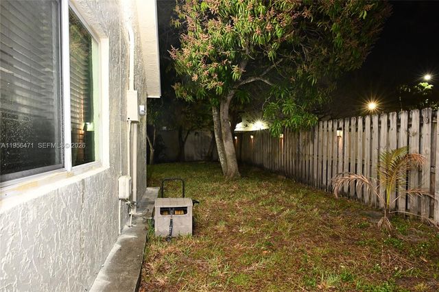 7105 SW 3rd Ct, North Lauderdale, FL 33068