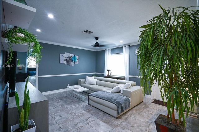 7105 SW 3rd Ct, North Lauderdale, FL 33068