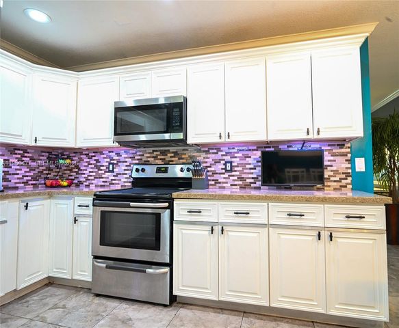 7105 SW 3rd Ct, North Lauderdale, FL 33068