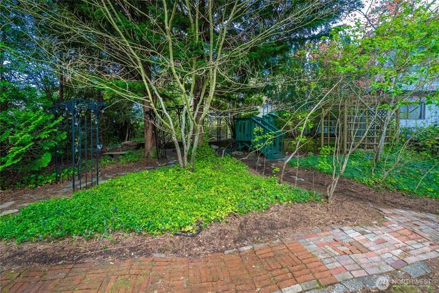 27243 33rd Place S, Kent, WA 98032