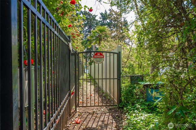 27243 33rd Place S, Kent, WA 98032