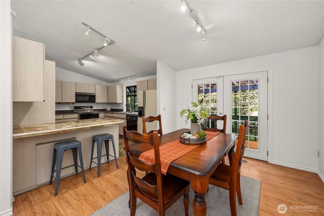 27243 33rd Place S, Kent, WA 98032