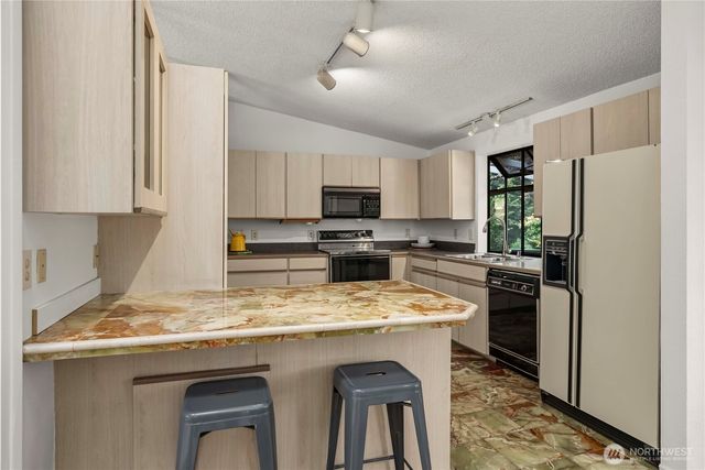 27243 33rd Place S, Kent, WA 98032