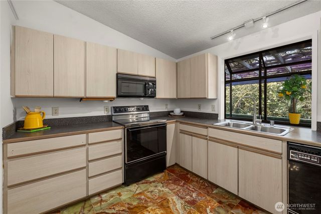 27243 33rd Place S, Kent, WA 98032