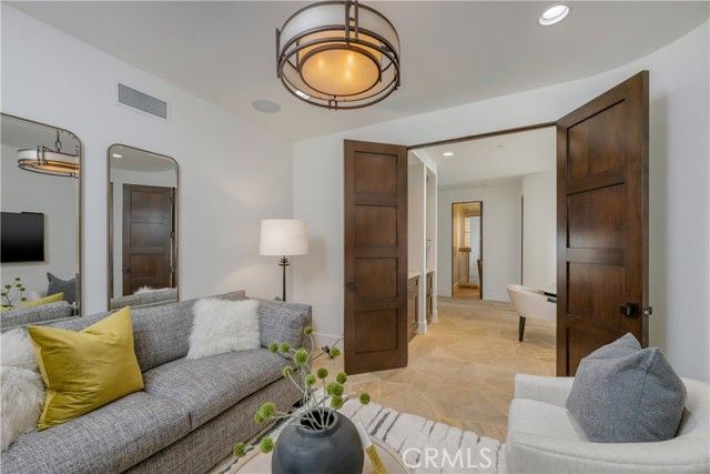 26 S La Senda, Laguna Beach, CA 92651