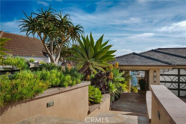 26 S La Senda, Laguna Beach, CA 92651