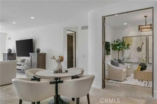 26 S La Senda, Laguna Beach, CA 92651