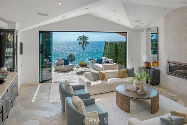 26 S La Senda, Laguna Beach, CA 92651