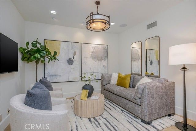 26 S La Senda, Laguna Beach, CA 92651