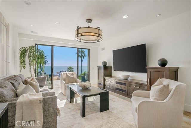 26 S La Senda, Laguna Beach, CA 92651