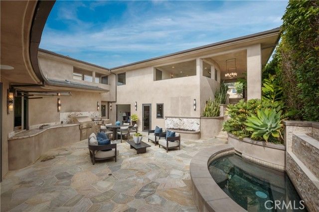 26 S La Senda, Laguna Beach, CA 92651