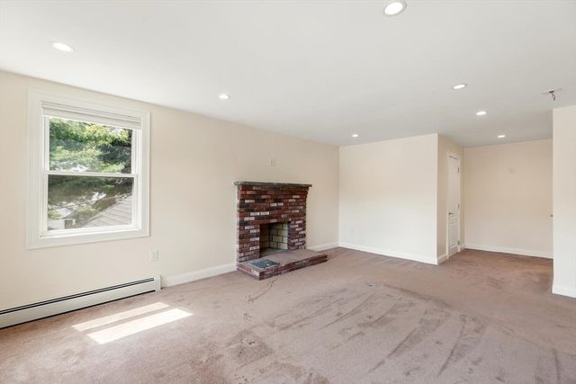 90 Strawberry Lane, Abington, MA 02351