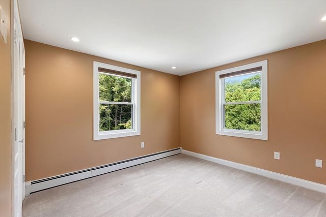 90 Strawberry Lane, Abington, MA 02351