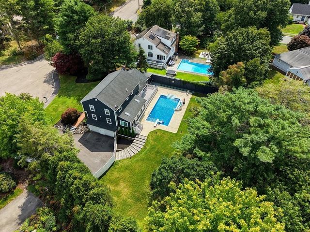 90 Strawberry Lane, Abington, MA 02351