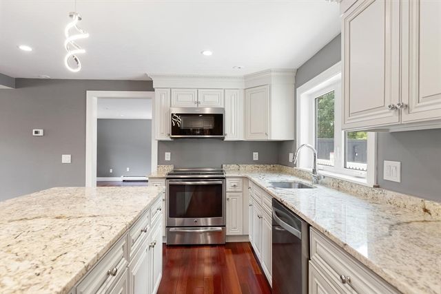 90 Strawberry Lane, Abington, MA 02351