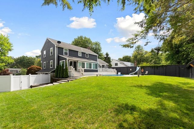 90 Strawberry Lane, Abington, MA 02351