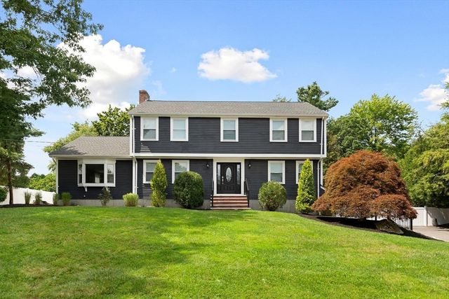 90 Strawberry Lane, Abington, MA 02351