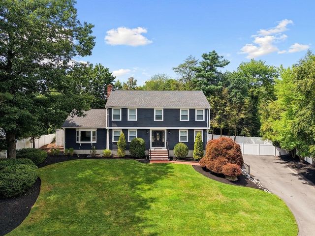90 Strawberry Lane, Abington, MA 02351