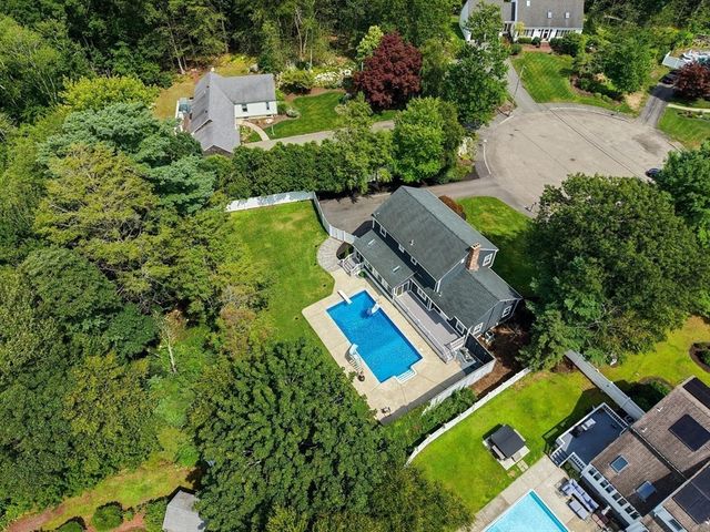 90 Strawberry Lane, Abington, MA 02351