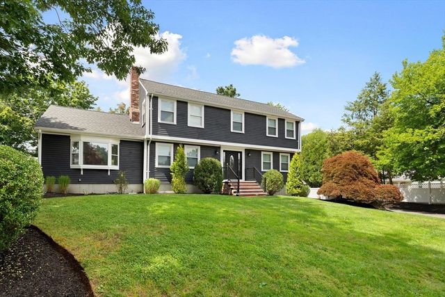 90 Strawberry Lane, Abington, MA 02351