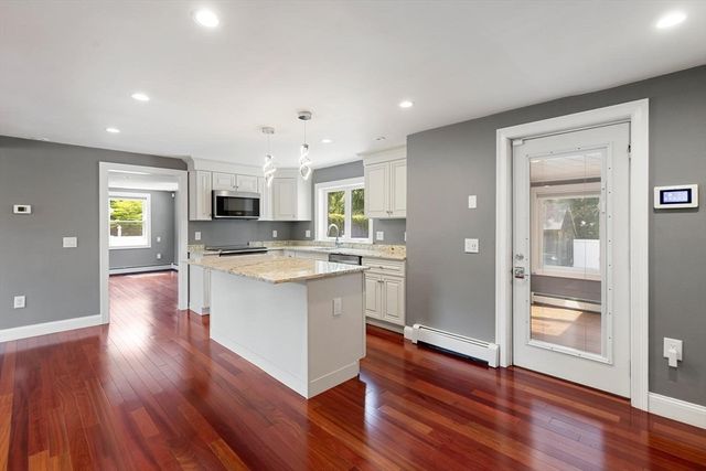 90 Strawberry Lane, Abington, MA 02351