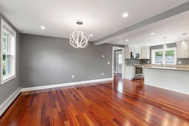 90 Strawberry Lane, Abington, MA 02351
