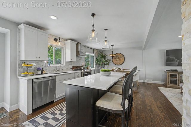 42299 Sunnydale Lane, Northville Township, MI 48168