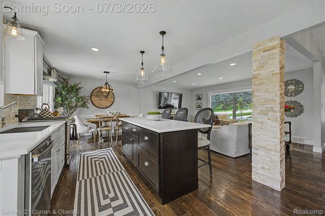 42299 Sunnydale Lane, Northville Township, MI 48168