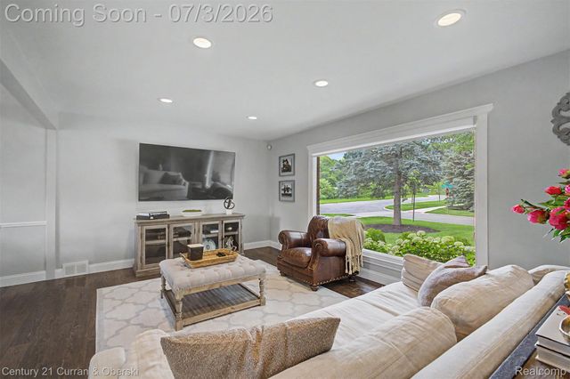 42299 Sunnydale Lane, Northville Township, MI 48168