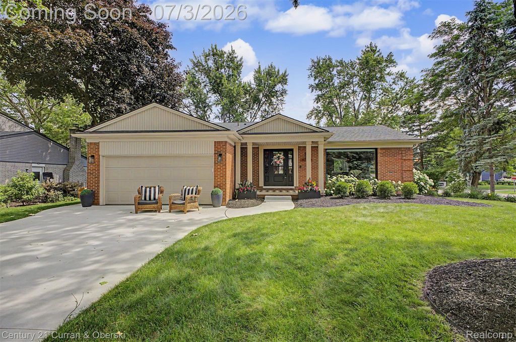 42299 Sunnydale Lane, Northville Township, MI 48168