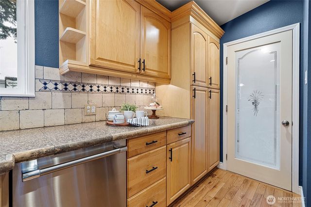 21614 SE 259th Street, Maple Valley, WA 98038