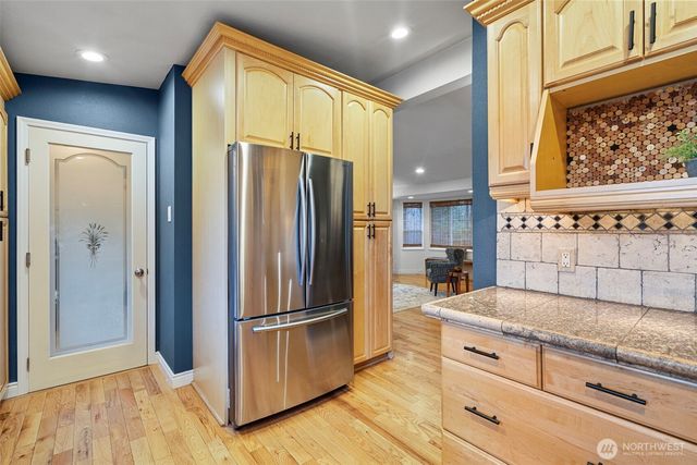 21614 SE 259th Street, Maple Valley, WA 98038