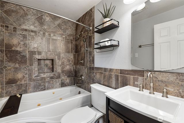 21614 SE 259th Street, Maple Valley, WA 98038