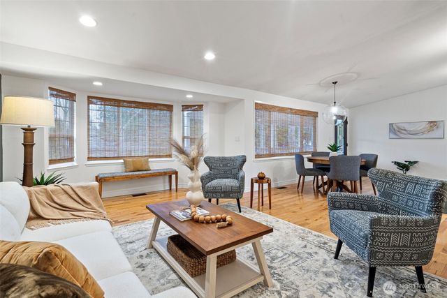 21614 SE 259th Street, Maple Valley, WA 98038