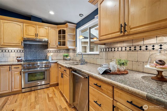 21614 SE 259th Street, Maple Valley, WA 98038