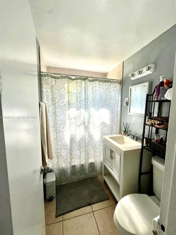 650 84th Street 35, Miami Beach, FL 33141