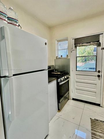 650 84th Street 35, Miami Beach, FL 33141