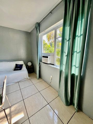 650 84th Street 35, Miami Beach, FL 33141