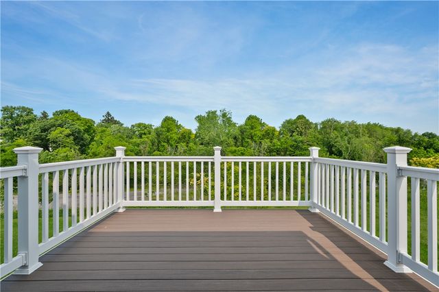 207 Mary Ln, Robinson Twp, PA 15108