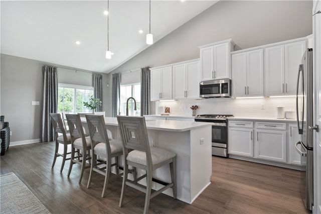 207 Mary Ln, Robinson Twp, PA 15108