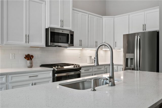 207 Mary Ln, Robinson Twp, PA 15108