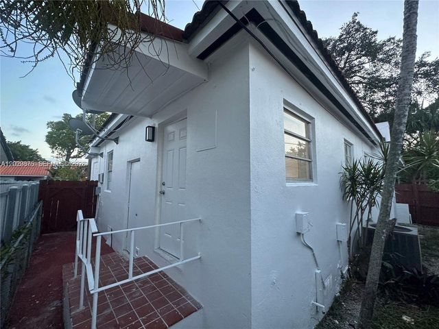 2745 SW 34th Avenue 2, Miami, FL 33133