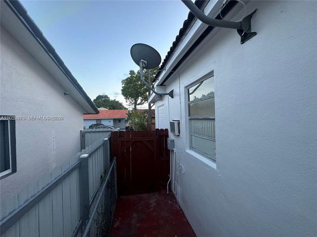 2745 SW 34th Avenue 2, Miami, FL 33133